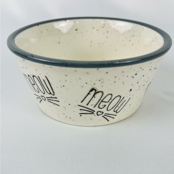 Pacifica Pet Bowl Food Water Cat Kitten “Meow” Exterior Heart Interior Cream - Picture 2 of 10